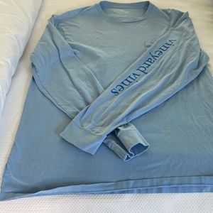 Men’s long sleeve vineyard vines T-shirt. Size large